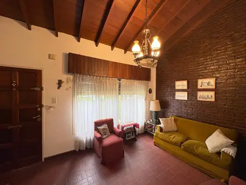 Depto Tipo Casa en Venta en Castelar Norte, USD 105.000