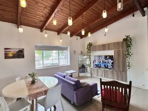 Casa planta alta en venta 3 dorm con 2 baños Parque Casado