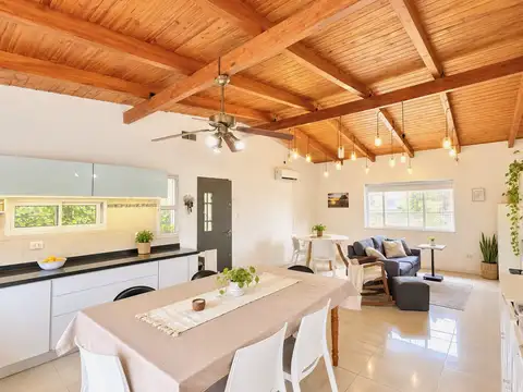 Casa planta alta en venta 3 dorm con 2 baños Parque Casado