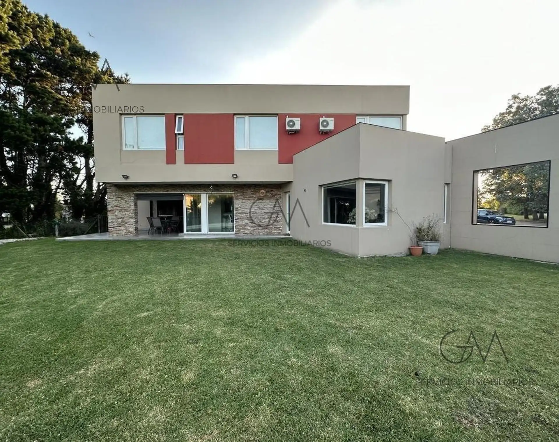 Casa de 4 amb, 230m² en Rumencho con piscina y parrilla