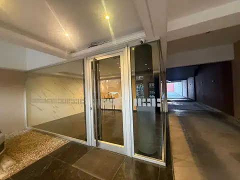 W de Tata 4900, Piso 1