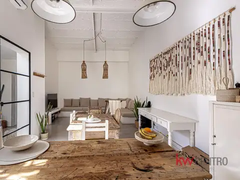 Manuela Pedraza al 2200