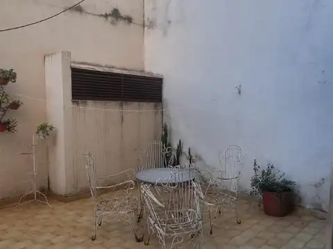 Zeballos 957 Dpto 2 dorm c/patio