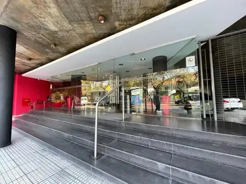 Oficina 6 ambientes con 2 baños