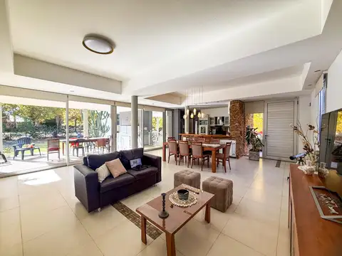 Venta Casa 3 dormitorios en Los Álamos Club de Campo