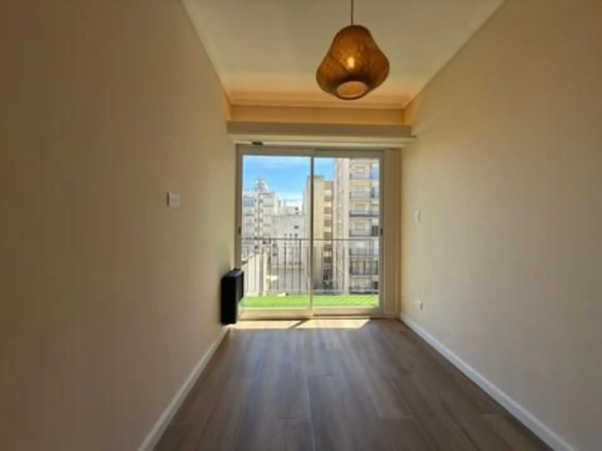 venta 1 ambiente con balcon a la calle