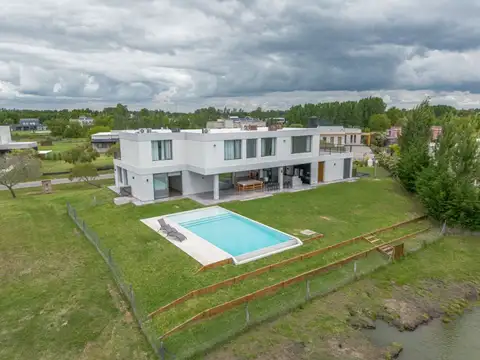 VENTA CASA EN CARDALES PERMUTA