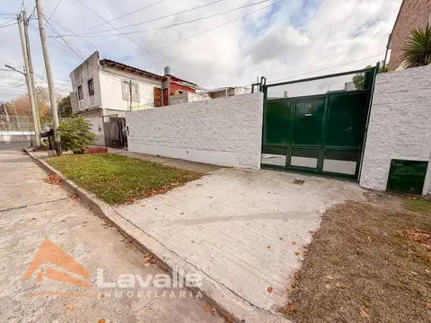 Casa con amplio parque