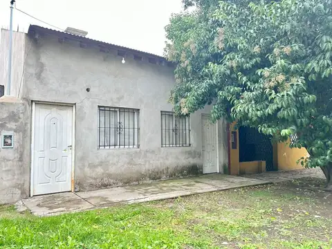 Casa 3 ambientes con 1 baño