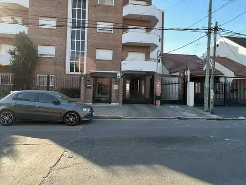 CASTELLI   951  PISO 4