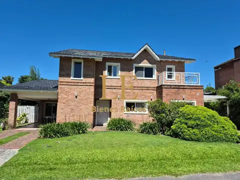 Alquiler amplia casa 4 dorm. en B. La Barra Village, Escobar