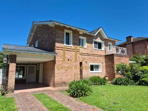 Casa 5 ambientes con 3 baños