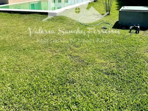 Casa a la venta - 4 ambientes en Las Golondrinas