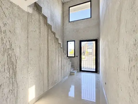 Casa 5 ambientes con 4 baños