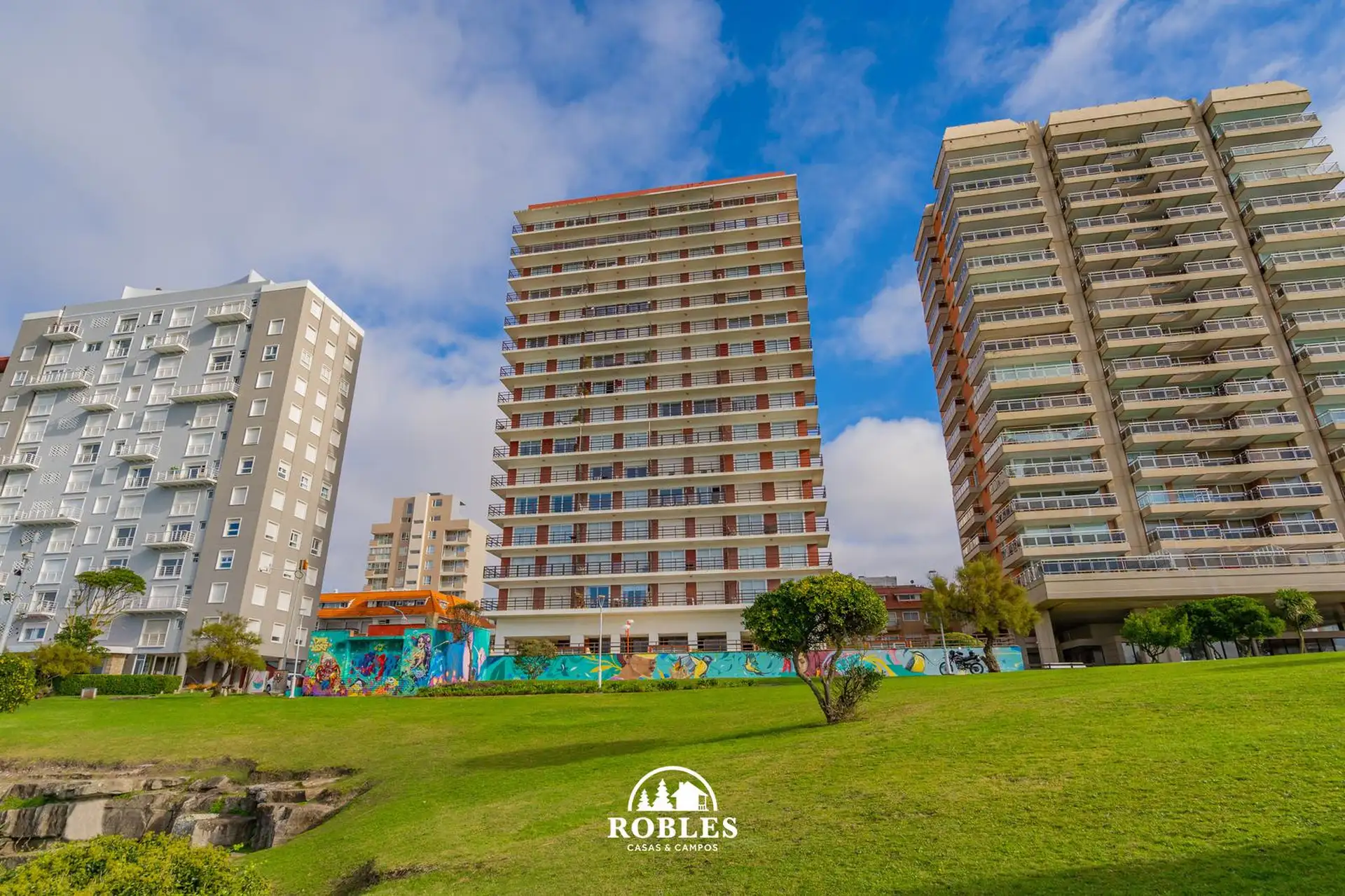 Semipiso 5 amb, 113m² con 2 cocheras y vistas al mar — Playa Grande