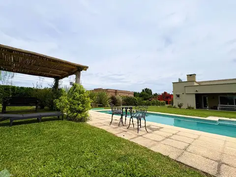 Chacras de la Cruz 100