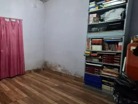 CASA EN VENTA MORENO+GARAJE+2 DEPTOS 1 PISO+LOCAL
