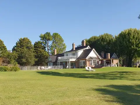 Casa 7 ambientes con 3 baños