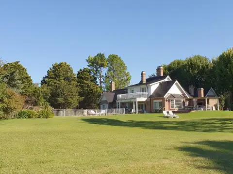 Casa 7 ambientes con 3 baños