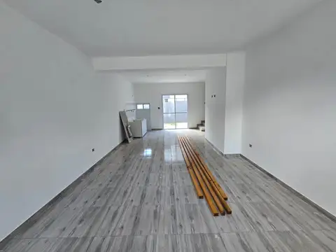 Casa 3 ambientes con 1 baño