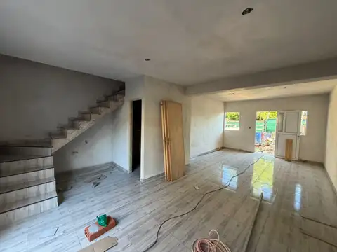 Casa 3 ambientes con 1 baño