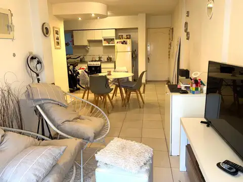 Venta departamento 1 dormitorios al frente con balcón - ZEBALLOS 1200
