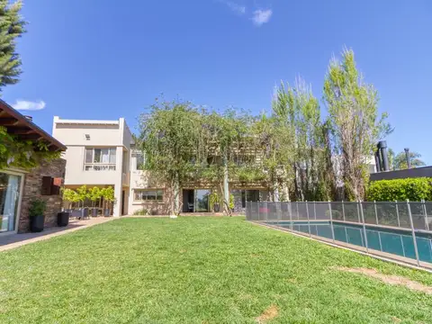 VENTA CASA CON AMARRA PROPIA. SANTA CATALINA