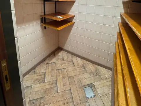 Casa en Alquiler con 2 cocheras