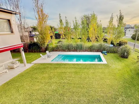 Casa en Venta en Aero Country Club, USD 450.000