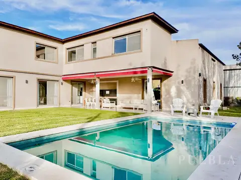 Casa en Aero Country Club - 5 ambientes - 4 dorm - Parrila - Pileta - Hangar