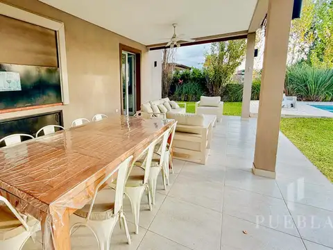Casa 5 ambientes con 3 baños