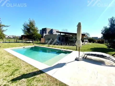 Casa 4 ambientes con 3 baños