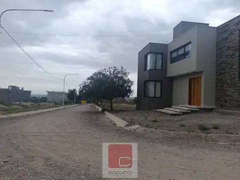 COCUCCI INMOBILIARIA VENDE terreno el Las Heras
