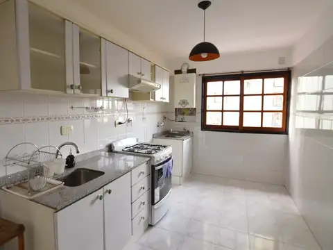 Departamento en Alquiler en Parque Chacabuco, $ 980.000