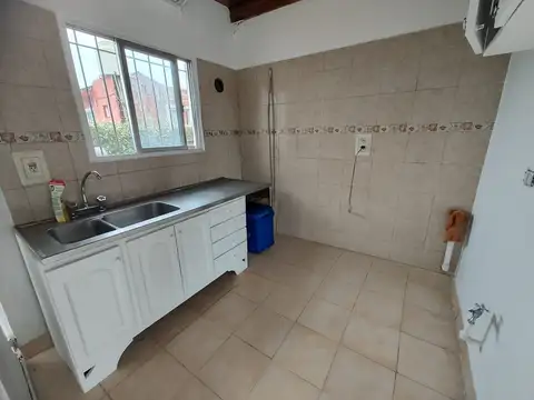 MUY LINDO 2 AMB EN PLANTA ALTA