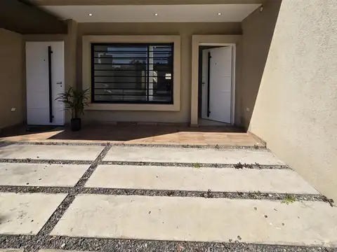 Depto Tipo Casa 3 ambientes con 3 baños