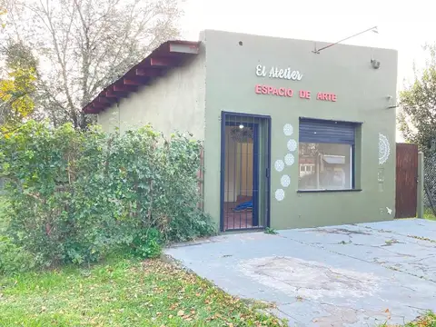 Casa en esquina con terreno, Fisherton R