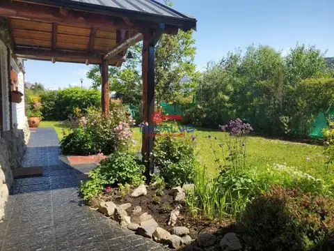 Hermosa casa en venta - Lago Puelo Centro