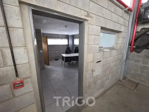 Depósito EN ALQUILER de 1200M2 LOTE PROPIO EN EZEIZA