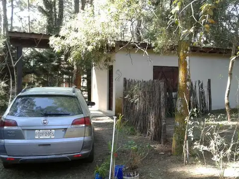 Los Claveles e/ Las Orquídeas y Las Violetas