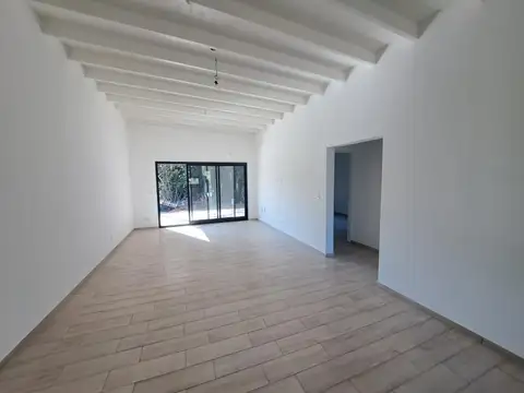 Casa 3 ambientes con 1 baño