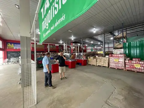 Av. Pres. Arturo U. Illia 3800