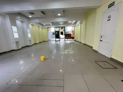 Venta local comercial en San Isidro