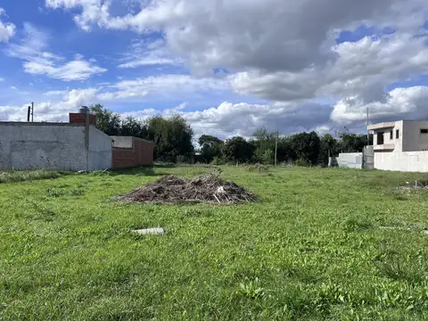 Terreno en  venta en 211 y 43, L. Olmos.
