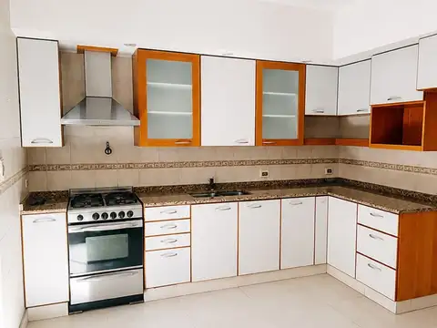 Depto Tipo Casa en Venta con 1 cocheras