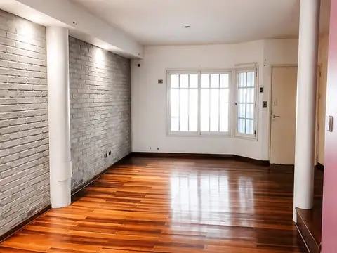 Depto Tipo Casa en Venta 24 años