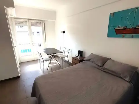 Monoambiente en alquiler amoblado con balcón terraza - Antigua Terminal