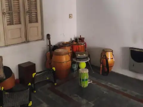 calle 13  e/  57 y 58 La Plata