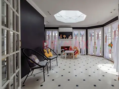 VENTA- depto con balcón corrido y patio propio