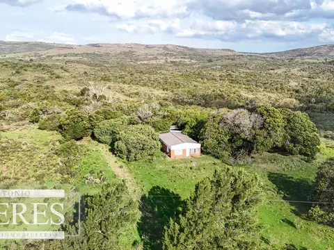 Chacra en venta de 3 ha con casa para reciclar Maldonado Uruguay